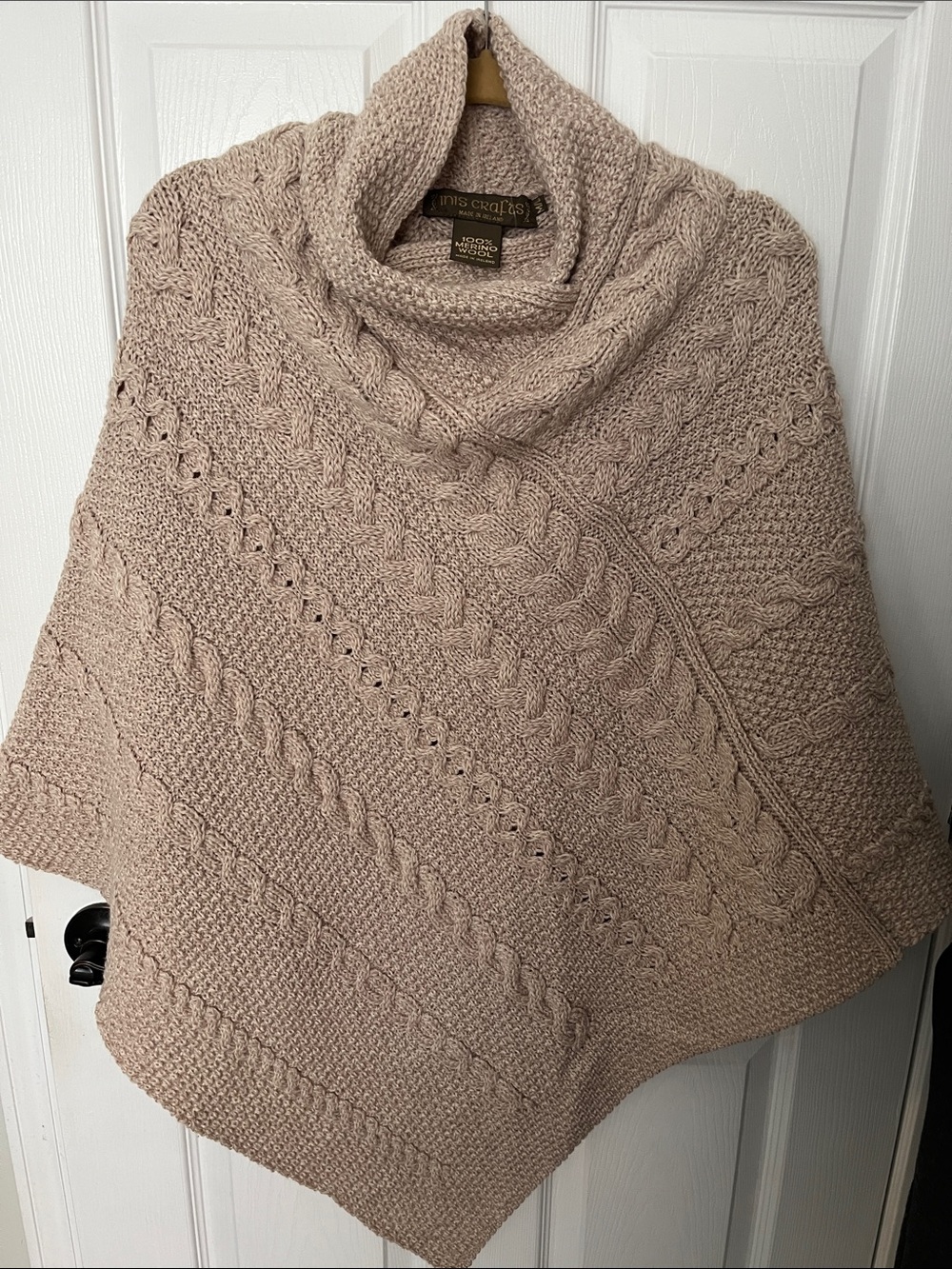 Inis Crafts 💯 Merino Wool Cable Knit Cowl Neck Poncho. Ireland. Size M/L. NEW.